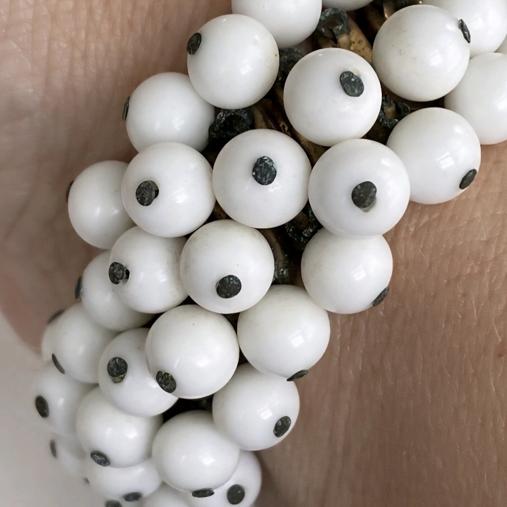 Vintage Retro MCM White Milkglass Wired Beaded Wrap Cuff Bracelet Cha Cha - Picture 10 of 10
